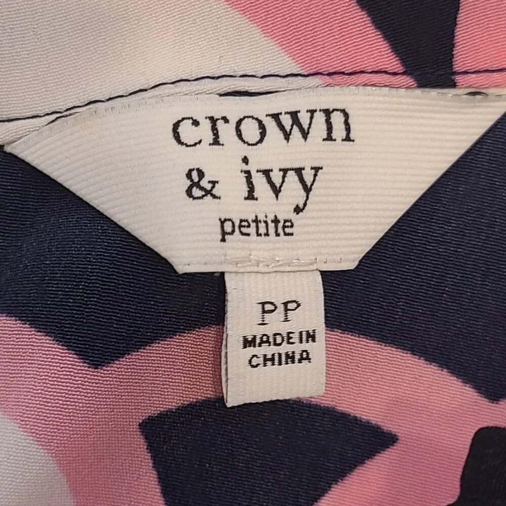 Crown & Ivy Sleeveless Halter Dress | Petite PP | Navy Pink Geometric Print - Picture 5 of 8